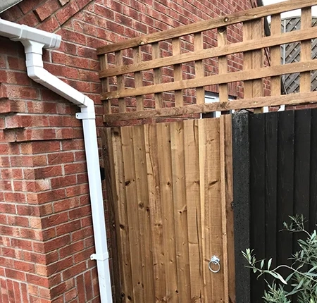 6 foot fence and anti-climb trellis 6 foot fence and anti-climb trellis